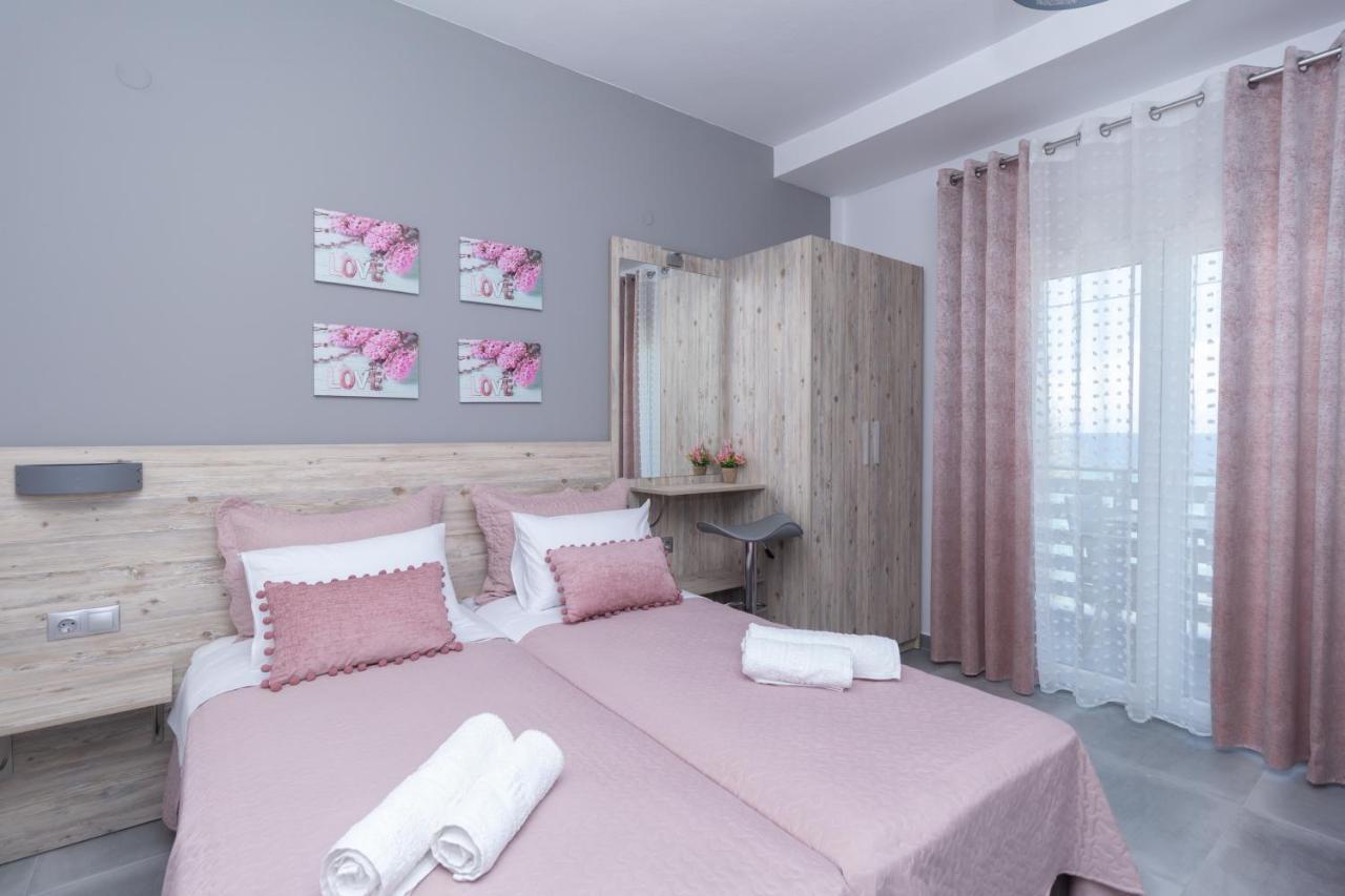 Golden Seaside 1 Apartment Nea Roda Exterior photo